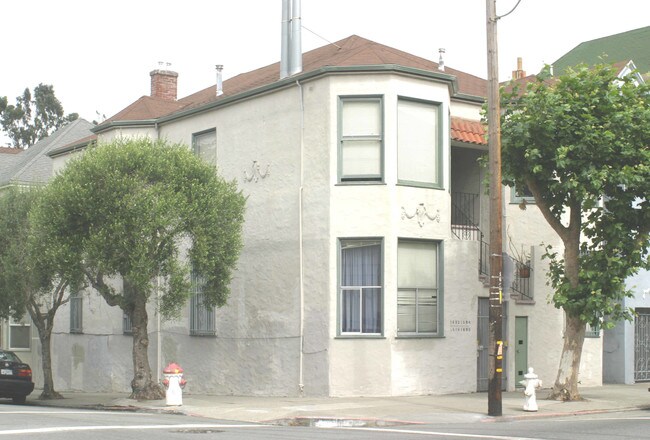 1692-1698 Page St in San Francisco, CA - Foto de edificio - Building Photo