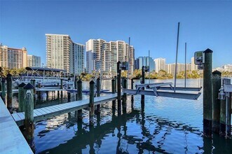 650 Golden Gate Point in Sarasota, FL - Building Photo - Building Photo