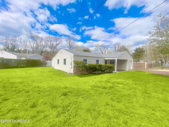 249 Center St in Little Egg Harbor Township, NJ - Building Photo - Building Photo