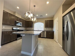 7750 Bellenden St in Las Vegas, NV - Building Photo - Building Photo