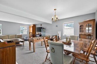 10 Park Manor Ct in Glen Cove, NY - Building Photo - Building Photo