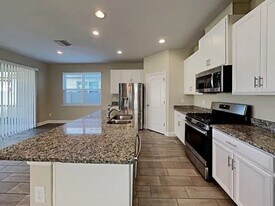 11602 Navigation Dr in Riverview, FL - Building Photo