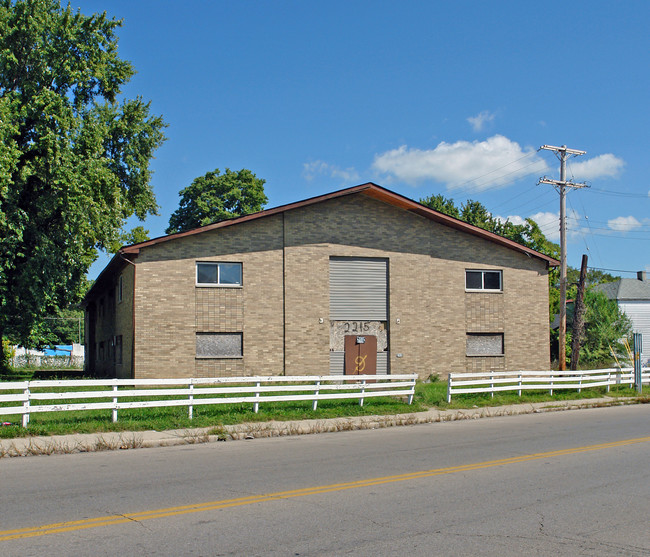 2215 Germantown St in Dayton, OH - Foto de edificio - Building Photo