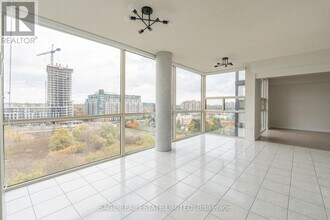 30 Harding Blvd W in Richmond Hill, ON - Building Photo - Building Photo