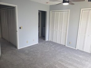 240 Jamil Rd in Columbia, SC - Building Photo - Building Photo