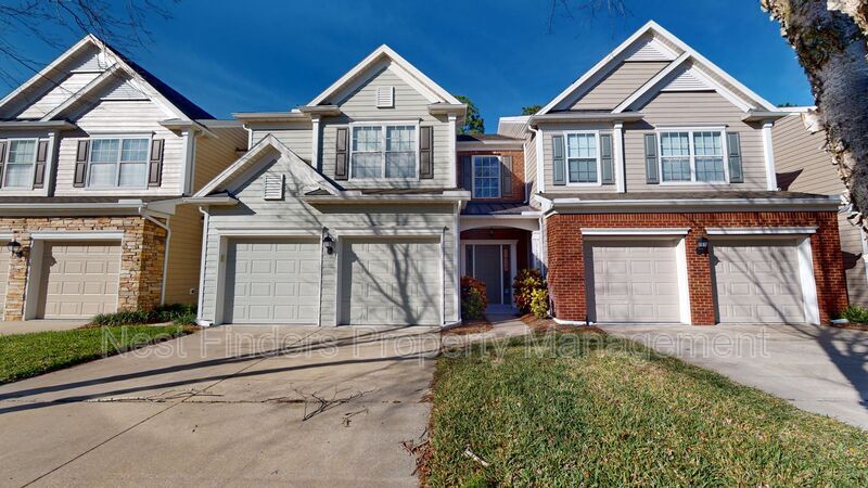 11245 Castlemain Cir N in Jacksonville, FL - Building Photo