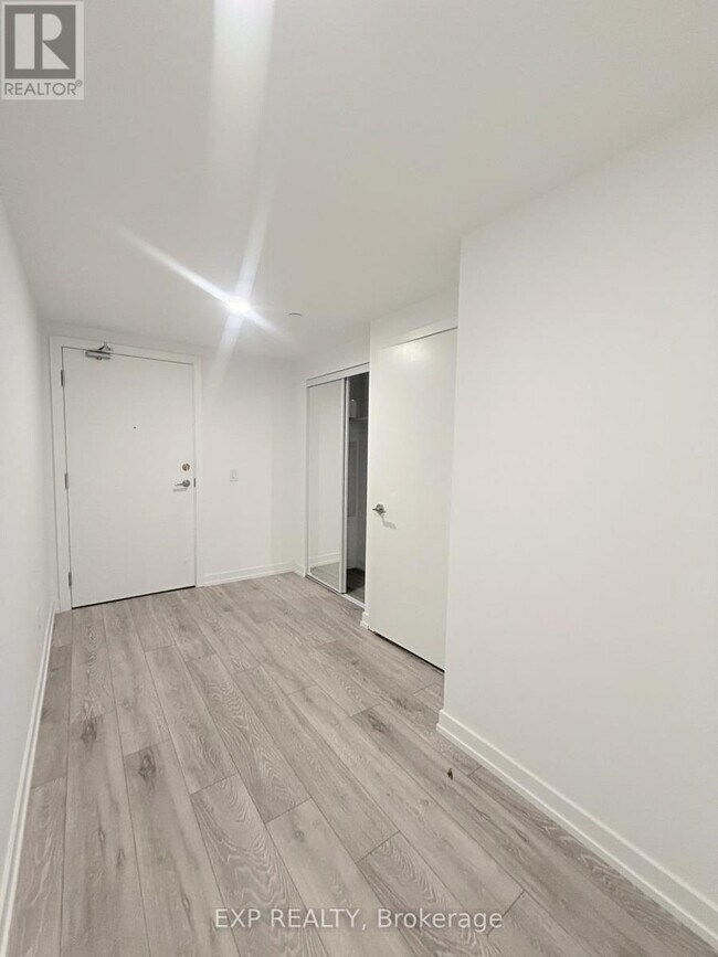 537-1100 SHEPPARD Ave in Toronto, ON - Building Photo - Building Photo