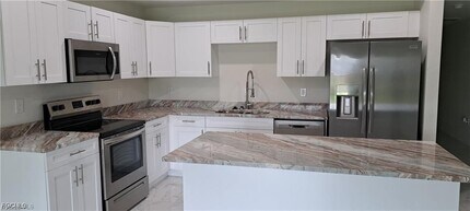 4636 Golfview Blvd in Lehigh Acres, FL - Building Photo - Building Photo