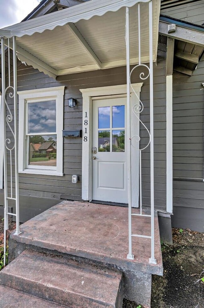 1818 Windsor Ave in Waco, TX - Building Photo - Building Photo