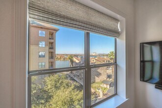 1001 The Cape in Horseshoe Bay, TX - Building Photo - Building Photo