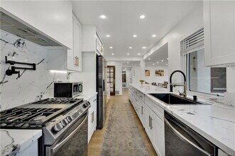 6409 Graves Ave in Los Angeles, CA - Building Photo - Building Photo