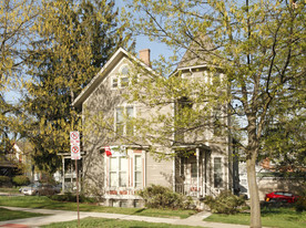 Bartonbrook U of M Student Housing Apartments