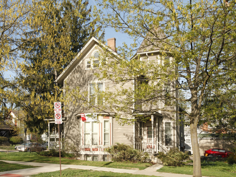 Bartonbrook U of M Student Housing in Ann Arbor, MI - Foto de edificio