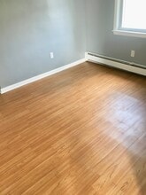 801 Lincoln St, Unit 2R in Dickson City, PA - Building Photo - Building Photo