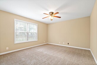 545 Patriot Park Ct-Unit -545 A Patriot Park in Clarksville, TN - Building Photo - Building Photo