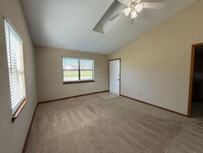 102 Pete Jones Dr in Richlands, NC - Building Photo - Building Photo