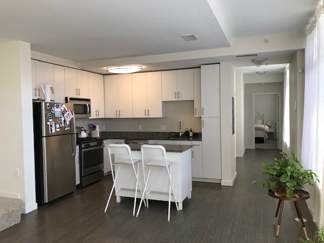 401 Commons Park S in Stamford, CT - Building Photo