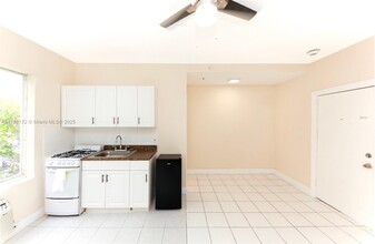 3710 Collins Ave in Miami, FL - Building Photo - Building Photo