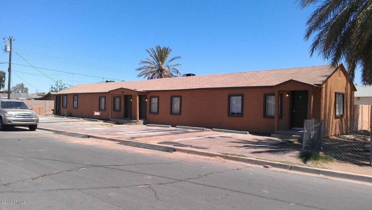 3746-3750 W Latham St in Phoenix, AZ - Foto de edificio