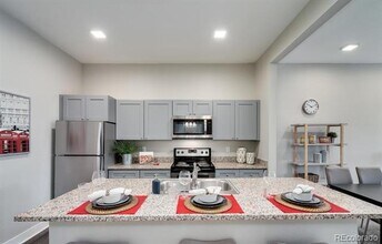 300 S Logan St in Denver, CO - Building Photo - Building Photo