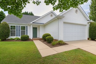 6 Valley Glen Ct in Greer, SC - Building Photo