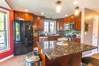 400 Wellington Hill Rd in Manchester, NH - Building Photo - Building Photo