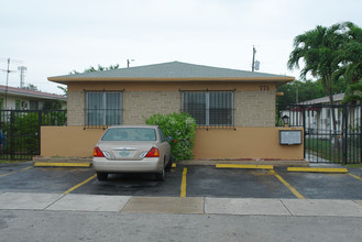 771 SW 10th St in Miami, FL - Building Photo - Building Photo