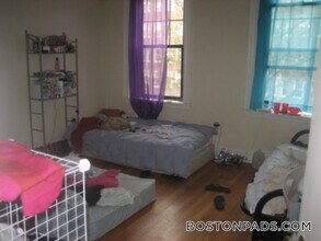 56 Queensberry St, Unit 12 in Boston, MA - Building Photo - Building Photo