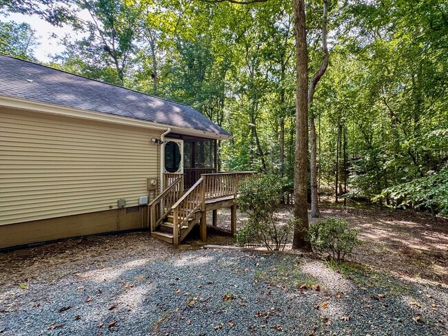 22 Wildwood Dr in Palmyra, VA - Building Photo - Building Photo