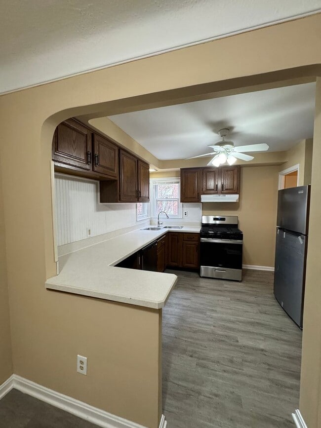 2084 E 224th St in Euclid, OH - Building Photo - Building Photo