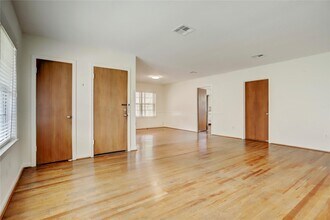 2334 Dunstan Rd in Houston, TX - Building Photo - Building Photo