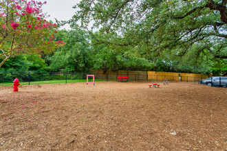 Madison at the Arboretum in Austin, TX - Building Photo - Building Photo