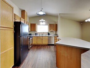 5619 James St SE in Lacey, WA - Building Photo - Building Photo