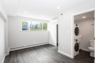 585 Corydon Apartment in Winnipeg, MB - Building Photo
