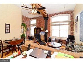 1010 Race St-Unit -5A in Philadelphia, PA - Building Photo - Building Photo
