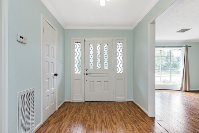 property at 5511 Greentree Dr