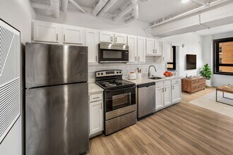 Artspace Lofts in Louisville, KY - Foto de edificio - Building Photo