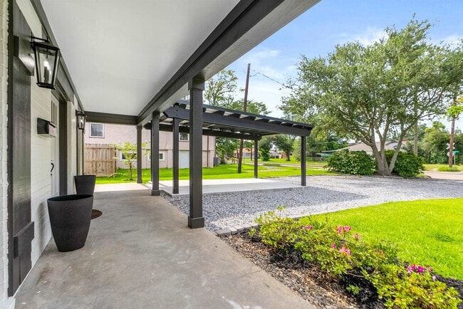 503 W Sallier St in Lake Charles, LA - Building Photo - Building Photo