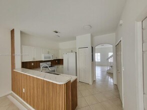 10754 NW 85th Terrace in Doral, FL - Building Photo - Building Photo