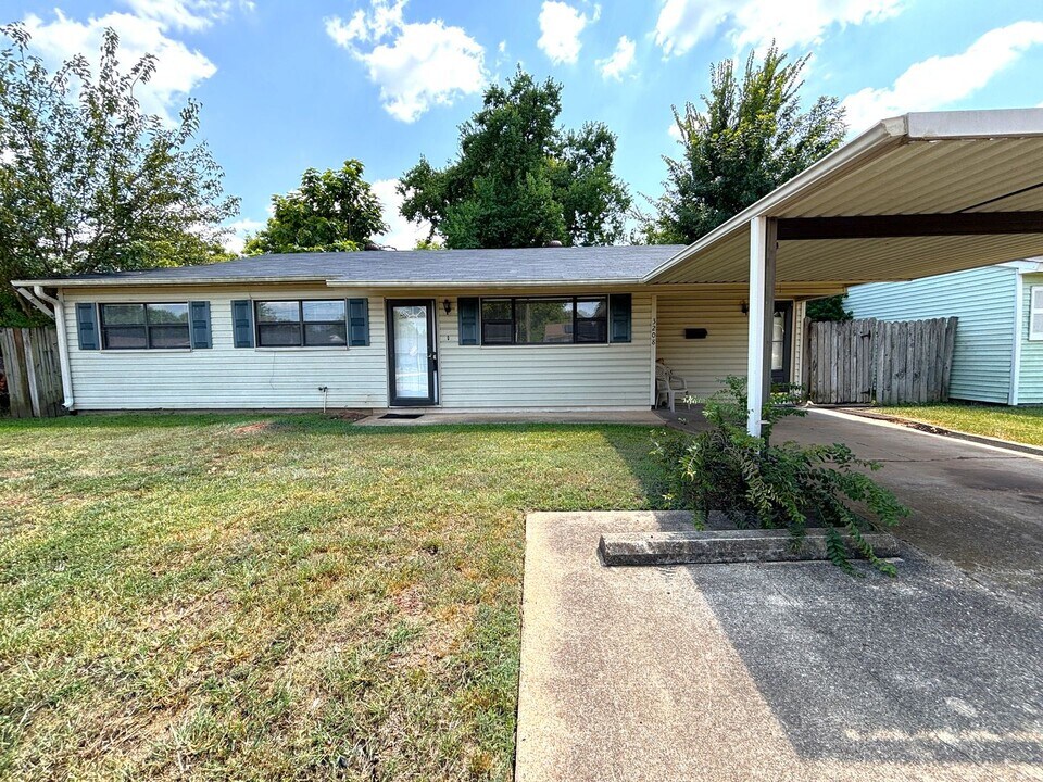 3208 Jana Pl in Bossier City, LA - Foto de edificio