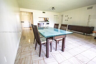 281 W Park Dr in Miami, FL - Building Photo - Building Photo
