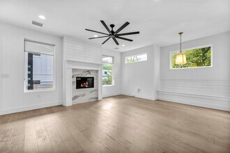 2405 E 11th St in Austin, TX - Building Photo - Building Photo