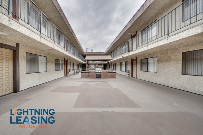 5122 Klump Ave in Los Angeles, CA - Foto de edificio - Building Photo