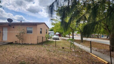 841 N 69th Terrace in Hollywood, FL - Building Photo - Building Photo