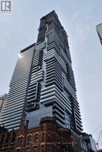 7-5407 Grenville St in Toronto, ON - Building Photo - Building Photo