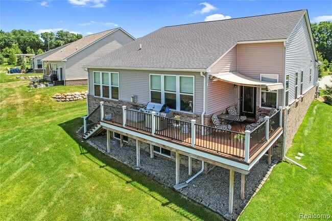 5008 Oakdale Dr in Village of Clarkston, MI - Building Photo - Building Photo