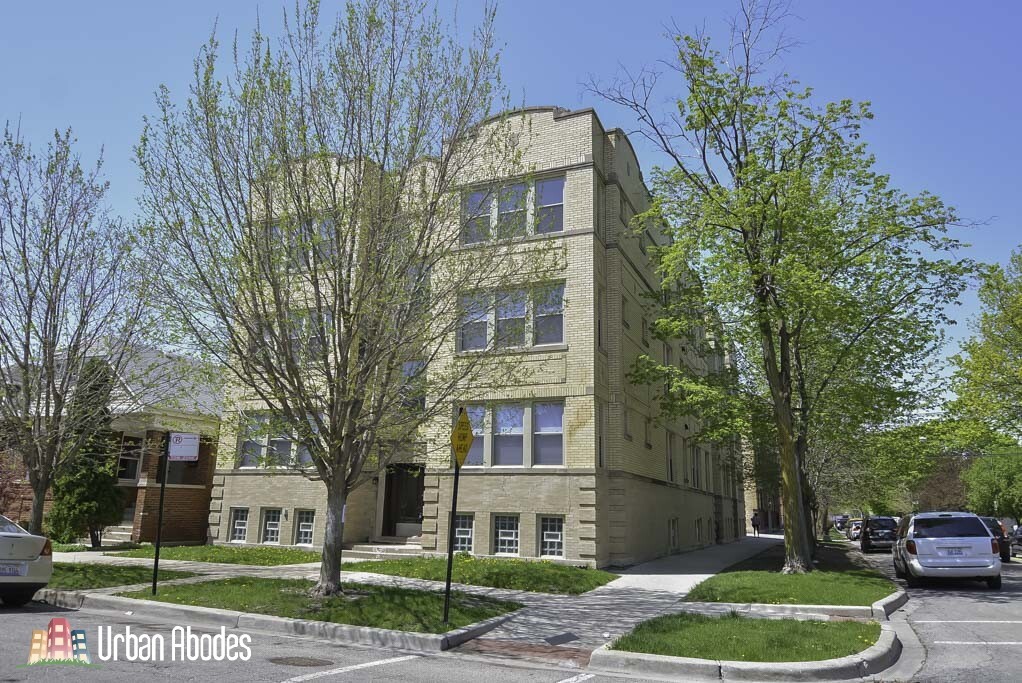 2958 N Washtenaw Ave, Unit J08W in Chicago, IL - Foto de edificio