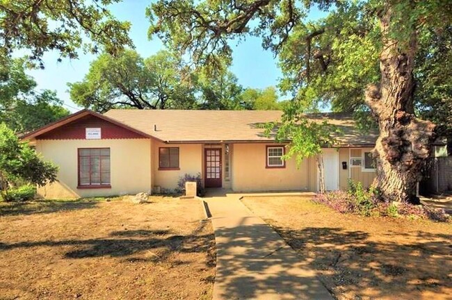 property at 911 Duncan Ln