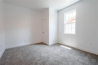 335 N Marsalis Ave in Dallas, TX - Building Photo - Building Photo