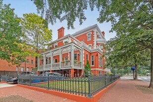 4 Logan Cir NW in Washington, DC - Building Photo